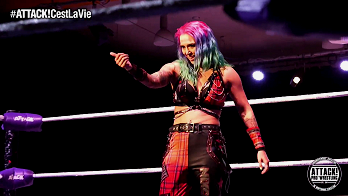 Nixon Newell at ATTACK! C'est La Vie